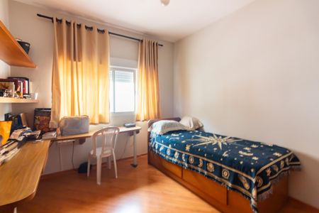 Casa à venda com 303m², 3 quartos e 4 vagasQuarto 2