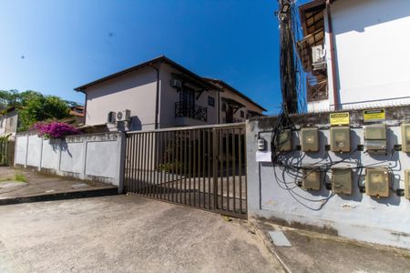 Casa de condomínio à venda com 88m², 3 quartos e 1 vaga Casa de condomínio à venda com 88m², 3 quartos e 1 vagaFachada