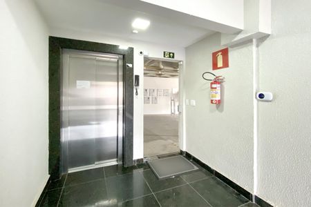 Apartamento para alugar com 65m², 2 quartos e 2 vagasElevador