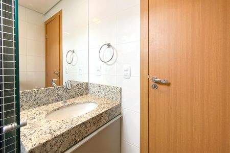 Apartamento para alugar com 65m², 2 quartos e 2 vagasBanheiro da Suíte 2