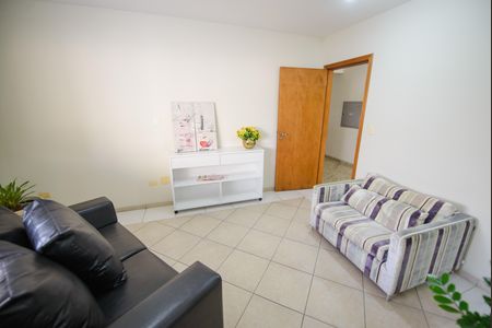 Apartamento para alugar com 82m², 2 quartos e 1 vaga Apartamento para alugar com 82m², 2 quartos e 1 vagaHall de entrada