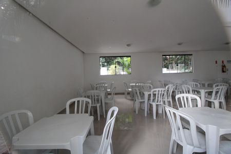 Apartamento para alugar com 52m², 2 quartos e 1 vagaÁrea comum - Salão de festas