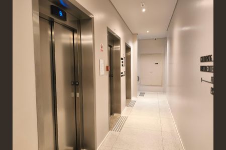 Studio à venda com 27m², 1 quarto e sem vagaElevadores