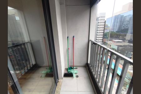 Studio à venda com 27m², 1 quarto e sem vagaVaranda