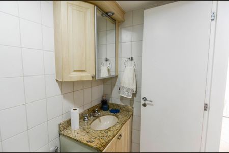Apartamento à venda com 70m², 2 quartos e 1 vagaBanheiro Social