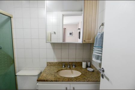 Apartamento à venda com 70m², 2 quartos e 1 vagaBanheiro da Suíte