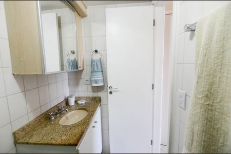 Apartamento à venda com 70m², 2 quartos e 1 vagaBanheiro da Suíte