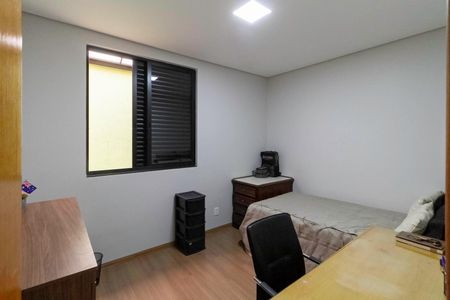 Quarto 1 de casa à venda com 3 quartos, 260m² em Alto Caiçaras, Belo Horizonte