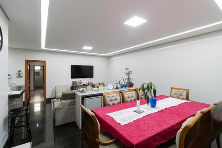 Sala de casa à venda com 3 quartos, 260m² em Alto Caiçaras, Belo Horizonte