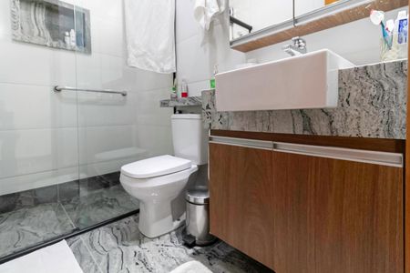 Casa à venda com 260m², 3 quartos e 2 vagasBanheiro social