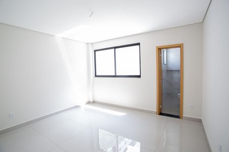 Casa à venda com 116m², 3 quartos e 3 vagasSuíte