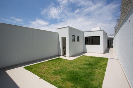 Casa à venda com 116m², 3 quartos e 3 vagasQuintal