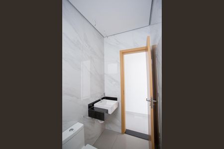 Casa à venda com 116m², 3 quartos e 3 vagasBanheiro Social