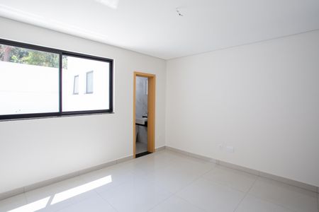 Casa à venda com 116m², 3 quartos e 3 vagasSuíte