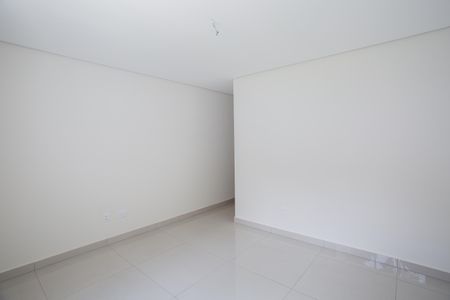 Casa à venda com 116m², 3 quartos e 3 vagasSuíte