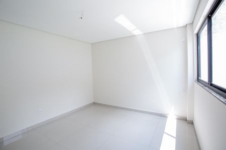 Casa à venda com 116m², 3 quartos e 3 vagasSuíte