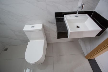 Casa à venda com 116m², 3 quartos e 3 vagasBanheiro Social