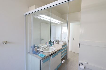 Apartamento à venda com 196m², 4 quartos e 2 vagasBanheiro 3