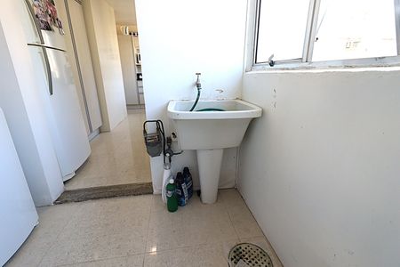 Apartamento à venda com 196m², 4 quartos e 2 vagasArea de Serviço