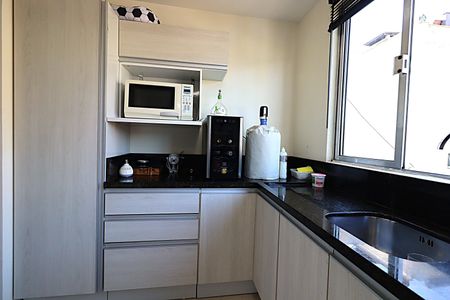 Apartamento à venda com 196m², 4 quartos e 2 vagasCozinha