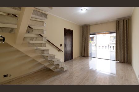 Casa para alugar com 200m², 3 quartos e 2 vagas Casa para alugar com 200m², 3 quartos e 2 vagasSala