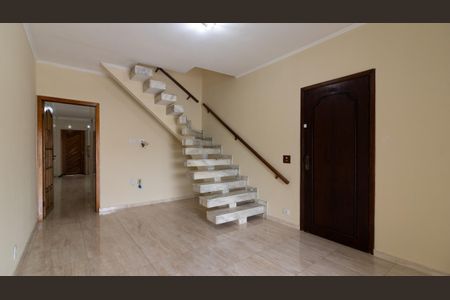 Casa para alugar com 200m², 3 quartos e 2 vagas Casa para alugar com 200m², 3 quartos e 2 vagasSala