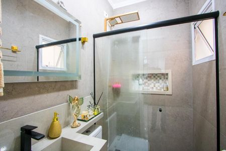 Apartamento à venda com 107m², 2 quartos e 2 vagas Apartamento à venda com 107m², 2 quartos e 2 vagasBanheiro social