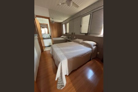 Apartamento à venda com 79m², 3 quartos e 2 vagas Apartamento à venda com 79m², 3 quartos e 2 vagasSuíte