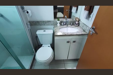 Apartamento à venda com 74m², 3 quartos e 1 vaga Apartamento à venda com 74m², 3 quartos e 1 vagaBanheiro da Suíte