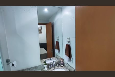 Apartamento à venda com 74m², 3 quartos e 1 vaga Apartamento à venda com 74m², 3 quartos e 1 vagaBanheiro da Suíte