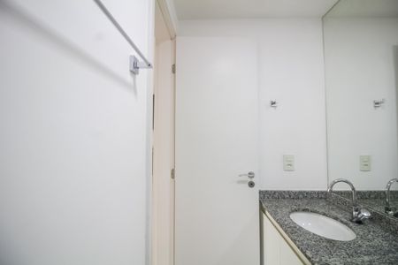 Apartamento à venda com 62m², 2 quartos e 2 vagasBanheiro Social