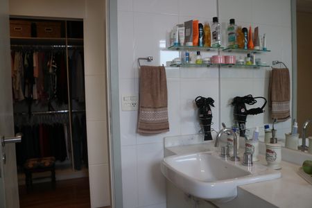 Apartamento à venda com 110m², 3 quartos e 2 vagasBanheiro da Suíte