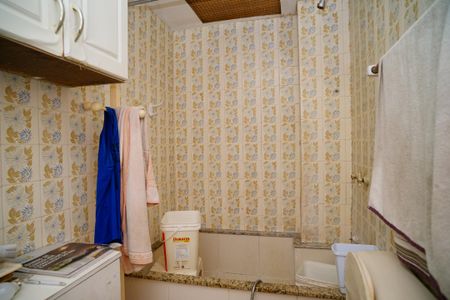 Apartamento à venda com 48m², 2 quartos e 1 vaga Apartamento à venda com 48m², 2 quartos e 1 vagaBanheiro Social