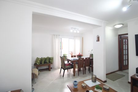 Sala de casa à venda com 5 quartos, 212m² em Jardim Ubirajara, São Paulo