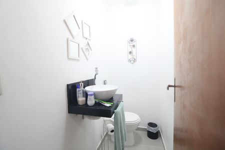 Casa à venda com 212m², 5 quartos e 4 vagasLavabo