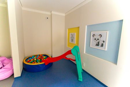 Apartamento para alugar com 33m², 2 quartos e sem vagaÁrea comum - Brinquedoteca