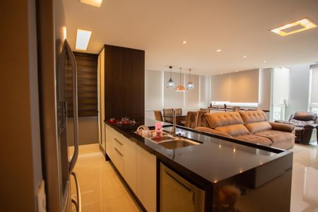 Apartamento para alugar com 110m², 2 quartos e 2 vagasCozinha