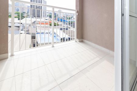 Apartamento para alugar com 34m², 2 quartos e sem vaga Apartamento para alugar com 34m², 2 quartos e sem vagaVaranda