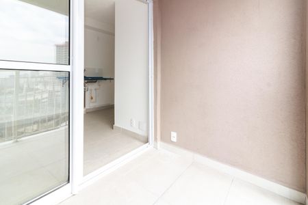 Apartamento para alugar com 34m², 2 quartos e sem vaga Apartamento para alugar com 34m², 2 quartos e sem vagaVaranda