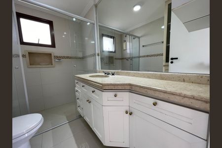 Apartamento à venda com 120m², 3 quartos e 3 vagasBanheiro do Quarto 1