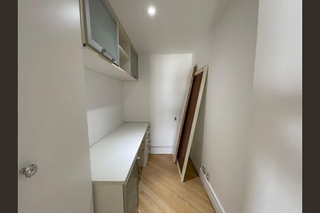 Apartamento à venda com 120m², 3 quartos e 3 vagasEscritório