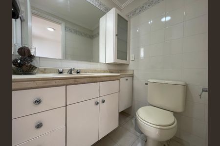 Apartamento à venda com 120m², 3 quartos e 3 vagasBanheiro do Quarto 3