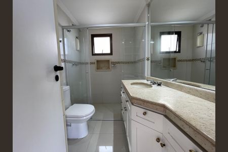 Apartamento à venda com 120m², 3 quartos e 3 vagasBanheiro do Quarto 1