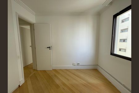 Apartamento à venda com 120m², 3 quartos e 3 vagasQuarto 3