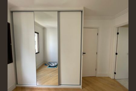 Apartamento à venda com 120m², 3 quartos e 3 vagasQuarto 2