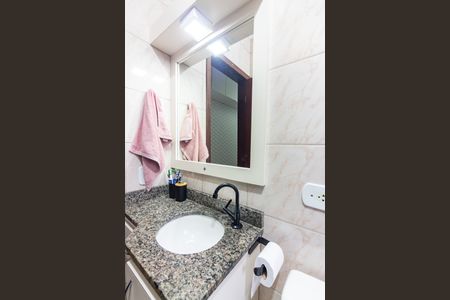 Casa à venda com 170m², 3 quartos e 2 vagas Casa à venda com 170m², 3 quartos e 2 vagasBanheiro