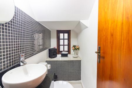 Casa à venda com 170m², 3 quartos e 2 vagas Casa à venda com 170m², 3 quartos e 2 vagasLavabo