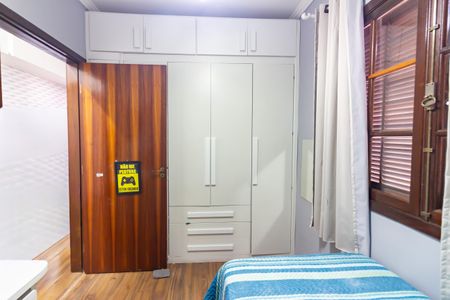 Casa à venda com 170m², 3 quartos e 2 vagas Casa à venda com 170m², 3 quartos e 2 vagasQuarto 2