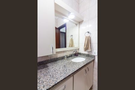 Casa à venda com 170m², 3 quartos e 2 vagas Casa à venda com 170m², 3 quartos e 2 vagasBanheiro