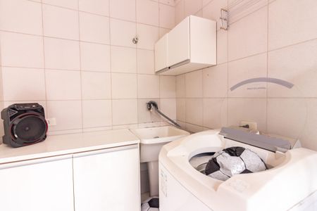 Casa à venda com 170m², 3 quartos e 2 vagas Casa à venda com 170m², 3 quartos e 2 vagasÁrea de Serviço